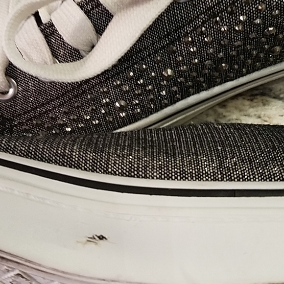 Embellished tennis shoe. - Picture 5 of 5